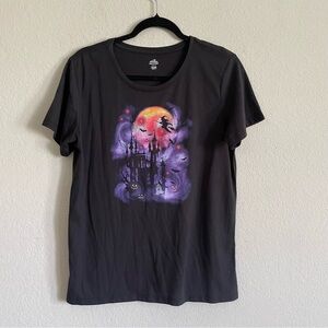 Celebrate Halloween woman’s graphic tee L witch fall casual trick or treating